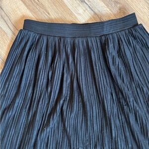 Loft Classic Black Pleated Women's Skirt